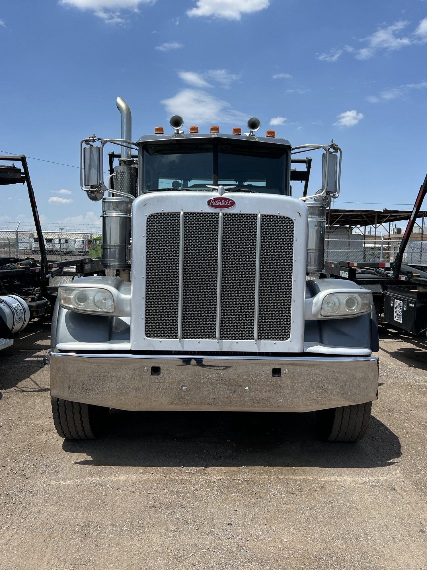 Featured image for “2015 Peterbilt – 38995000”